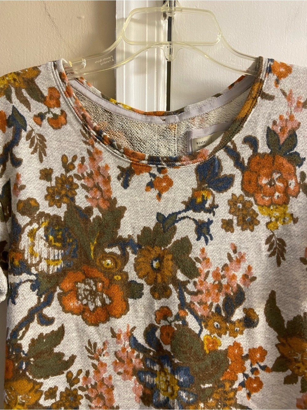 Saturday Sunday Anthropologie grey floral retro y2k short sleeve top Medium - Picture 3 of 8